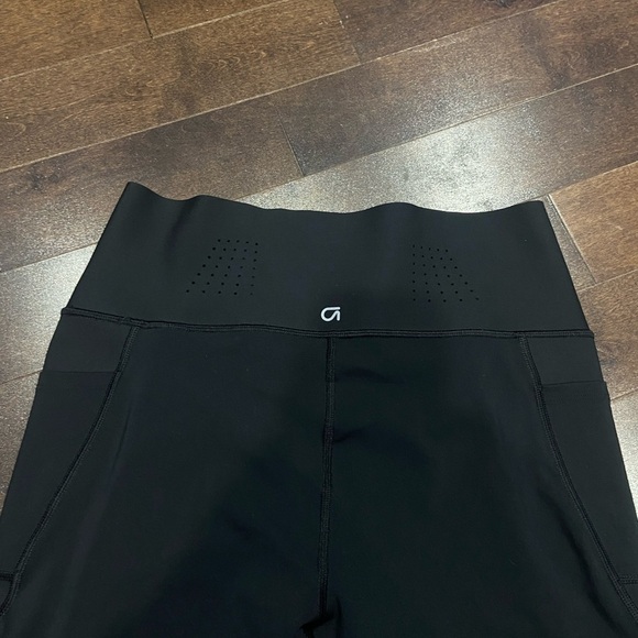 GAP compression workout leggings 7/8 EUC - Picture 7 of 8